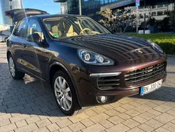 Braun Gebraucht 2016 Porsche Cayenne Platinum Edition SUV | 35.590 € (Fairer Preis)