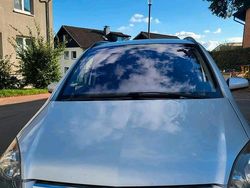 Silber Gebraucht 2007 Opel Zafira Van / Kleinbus | 6.500 €