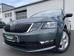 Grau Gebraucht 2020 Skoda Octavia Tour Kombi | 16.460 € (Guter Preis)