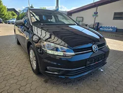 Schwarz metallic Gebraucht 2018 VW Golf VII Trendline Kombi | 14.800 € (Fairer Preis)