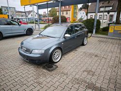 Silber Gebraucht 2004 Audi A4 Kombi | 6.490 €