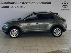 Grau Neu 2025 VW T-Roc Style SUV | 40.990 €