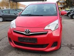 Rot Gebraucht 2012 Toyota Verso-S Cool Van / Kleinbus | 2.900 €