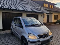 Grau Gebraucht 2001 Mercedes A140 Kleinwagen | 300 €