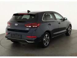 Sailing blue pearl Gebraucht 2024 Hyundai i30 Style Kombi | 21.995 € (Fairer Preis)