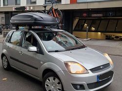 Silber Gebraucht 2008 Ford Fiesta Limousine | 2.500 €
