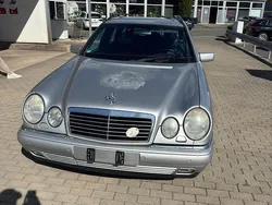 Silber Gebraucht 1999 Mercedes E320 Kombi | 4.000 € (Fairer Preis)
