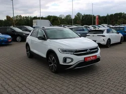 Weiß Gebraucht 2023 VW T-Roc Style SUV | 30.930 € (Fairer Preis)