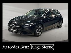 Metalliclack kosmosschwarz Gebraucht 2024 Mercedes A180 Progressive Limousine | 28.870 € (Fairer Preis)