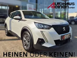 Weiß Gebraucht 2022 Peugeot 2008 Active SUV | 18.900 € (Guter Preis)