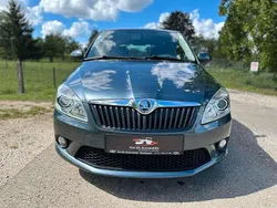 Grau Gebraucht 2014 Skoda Fabia Kleinwagen | 9.999 € (Fairer Preis)
