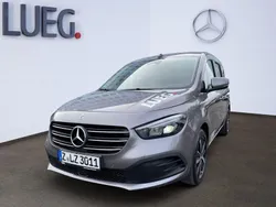 Chromitgrau metallic Gebraucht 2025 Mercedes T180 Progressive Van / Kleinbus | 34.950 € (Teuer)
