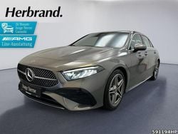 Grau Gebraucht 2025 Mercedes A200 AMG Limousine | 30.890 € (Guter Preis)