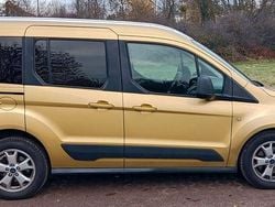 Gelb Gebraucht 2014 Ford Tourneo Connect Trend Van / Kleinbus | 9.775 € (Fairer Preis)