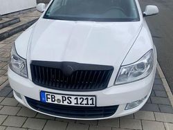 Weiß Gebraucht 2010 Skoda Octavia Classic Kombi | 3.999 € (Etwas zu teuer)