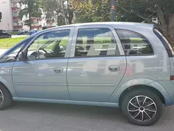 Blau Gebraucht 2006 Opel Meriva Van / Kleinbus | 2.500 € (Etwas zu teuer)