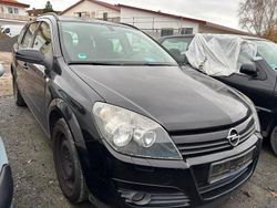 Schwarz Gebraucht 2005 Opel Astra Kombi | 900 € (Guter Preis)