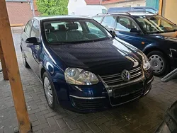 Blau Gebraucht 2005 VW Jetta Limousine | 3.750 € (Teuer)