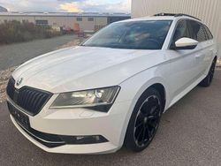 Weiß Gebraucht 2018 Skoda Superb Ambition Kombi | 16.700 € (Fairer Preis)