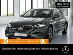 Grau Gebraucht 2024 Mercedes E220 Advanced Limousine | 48.980 € (Superpreis)