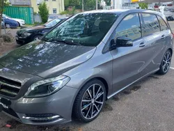Grau Gebraucht 2013 Mercedes B180 Van / Kleinbus | 11.000 € (Fairer Preis)