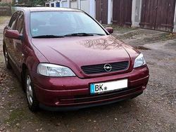 Rot Gebraucht 1999 Opel Astra Edition Limousine | 1.299 € (Etwas zu teuer)
