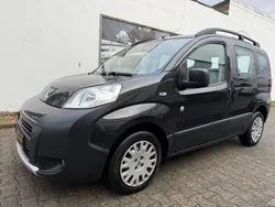 Grau Gebraucht 2010 Peugeot Bipper Outdoor Van / Kleinbus | 4.400 € (Etwas zu teuer)