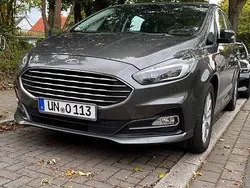 Grau Gebraucht 2022 Ford S-MAX S Van / Kleinbus | 13.777 € (Guter Preis)