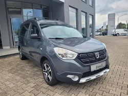 Grau Gebraucht 2018 Dacia Dokker Celebration Van | 14.300 € (Teuer)