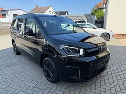 Schwarz Gebraucht 2024 Citroën Berlingo Van / Kleinbus | 29.500 € (Teuer)