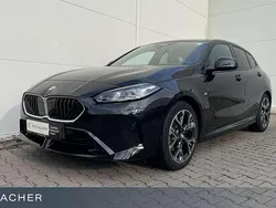 Saphirschwarz metallic Gebraucht 2025 BMW 120 Basis Kleinwagen | 41.899 € (Fairer Preis)