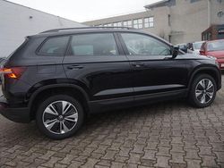 Schwarz Gebraucht 2022 Skoda Karoq Ambition SUV | 21.950 € (Superpreis)