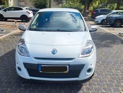 Weiß Gebraucht 2014 Renault Clio IV Collection Kleinwagen | 5.850 € (Fairer Preis)