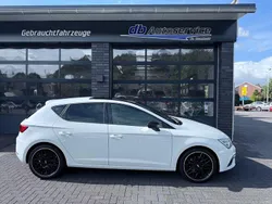 Nevada white Gebraucht 2020 Seat Leon FR Limousine | 16.890 € (Fairer Preis)