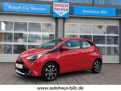 Rot Gebraucht 2020 Toyota Aygo X-play Kleinwagen | 8.860 € (Fairer Preis)
