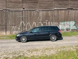 Schwarz Gebraucht 2006 Opel Astra Kombi | 1.800 € (Guter Preis)