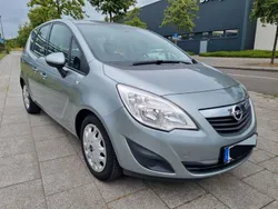 Silber Gebraucht 2012 Opel Meriva Edition Van / Kleinbus | 3.790 € (Fairer Preis)