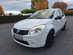 Weiß Gebraucht 2009 Dacia Sandero Limousine | 1.600 € (Fairer Preis)
