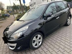 Sternenschwarz Gebraucht 2010 Renault Scénic III Dynamique Van / Kleinbus | 2.500 € (Superpreis)