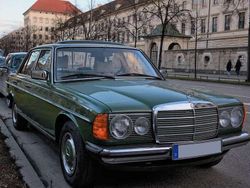 Grün Gebraucht 1978 Mercedes 200 Limousine | 12.000 €