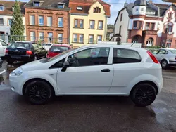 Colore esterno (bianco divino) Gebraucht 2011 Fiat Grande Punto Basis Kleinwagen | 4.500 € (Etwas zu teuer)