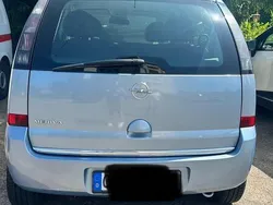 Silber Gebraucht 2008 Opel Meriva Van / Kleinbus | 5.750 €