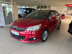 Rot Gebraucht 2011 Citroën C4 Tendance Limousine | 6.690 € (Teuer)