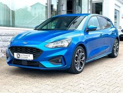 Blau Gebraucht 2020 Ford Focus ST-Line Limousine | 15.900 € (Etwas zu teuer)