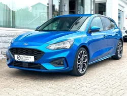 Blau Gebraucht 2020 Ford Focus ST-Line Limousine | 15.990 € (Fairer Preis)