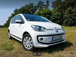 Weiß Gebraucht 2015 VW up! CLUB Kleinwagen | 6.499 € (Guter Preis)