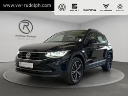 Deep black perleffekt Gebraucht 2021 VW Tiguan Life SUV | 26.690 € (Fairer Preis)