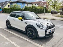 Weiß Gebraucht 2023 Mini Cooper SE Classic Kleinwagen | 19.499 € (Superpreis)