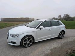 Weiß Gebraucht 2016 Audi e-tron Design SUV | 15.600 € (Teuer)