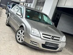 Beige Gebraucht 2003 Opel Signum Sport Kombi | 2.999 € (Fairer Preis)